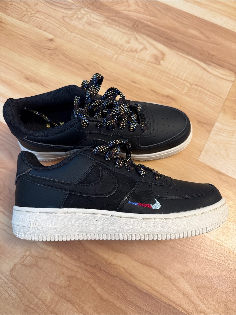 Boys Nike Air Force 1 Size 5.5